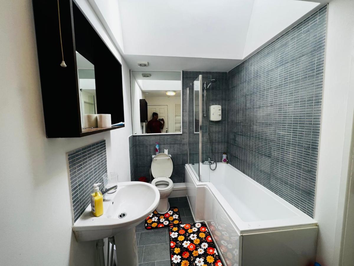 Liberty Inn Room With Sharing Toilet And Kitchen 리버풀 외부 사진