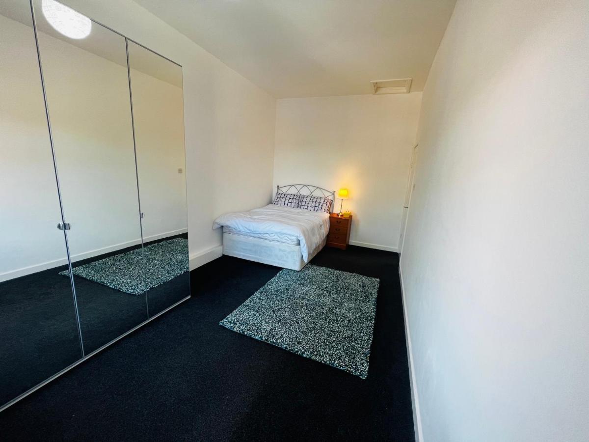 Liberty Inn Room With Sharing Toilet And Kitchen 리버풀 외부 사진