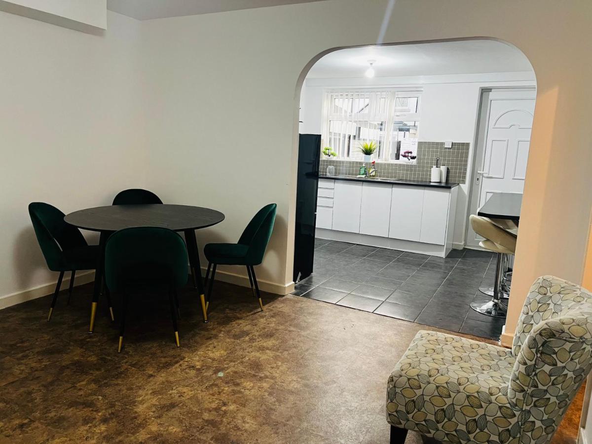 Liberty Inn Room With Sharing Toilet And Kitchen 리버풀 외부 사진
