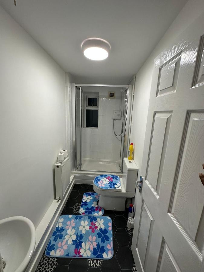 Liberty Inn Room With Sharing Toilet And Kitchen 리버풀 외부 사진