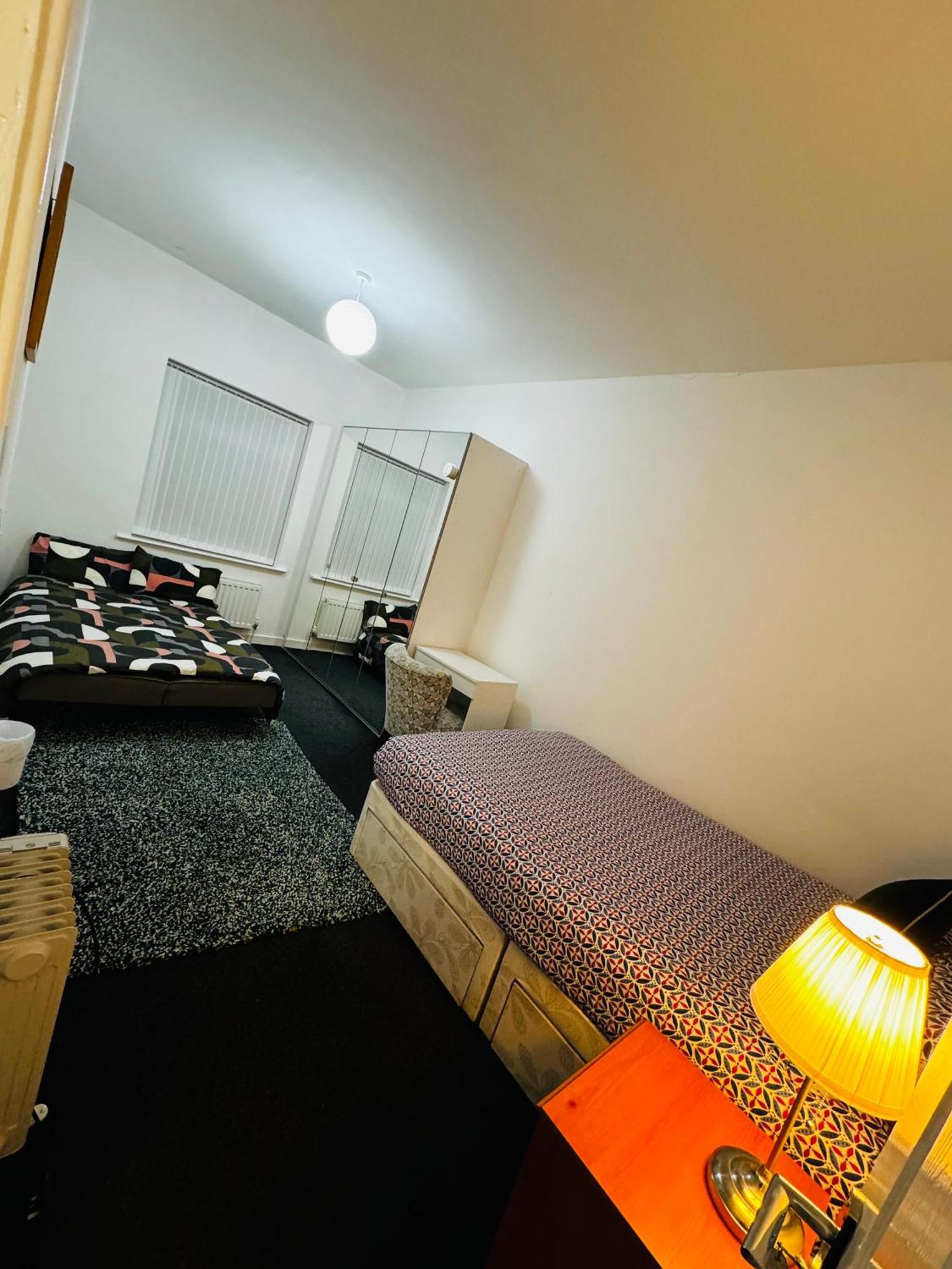 Liberty Inn Room With Sharing Toilet And Kitchen 리버풀 외부 사진